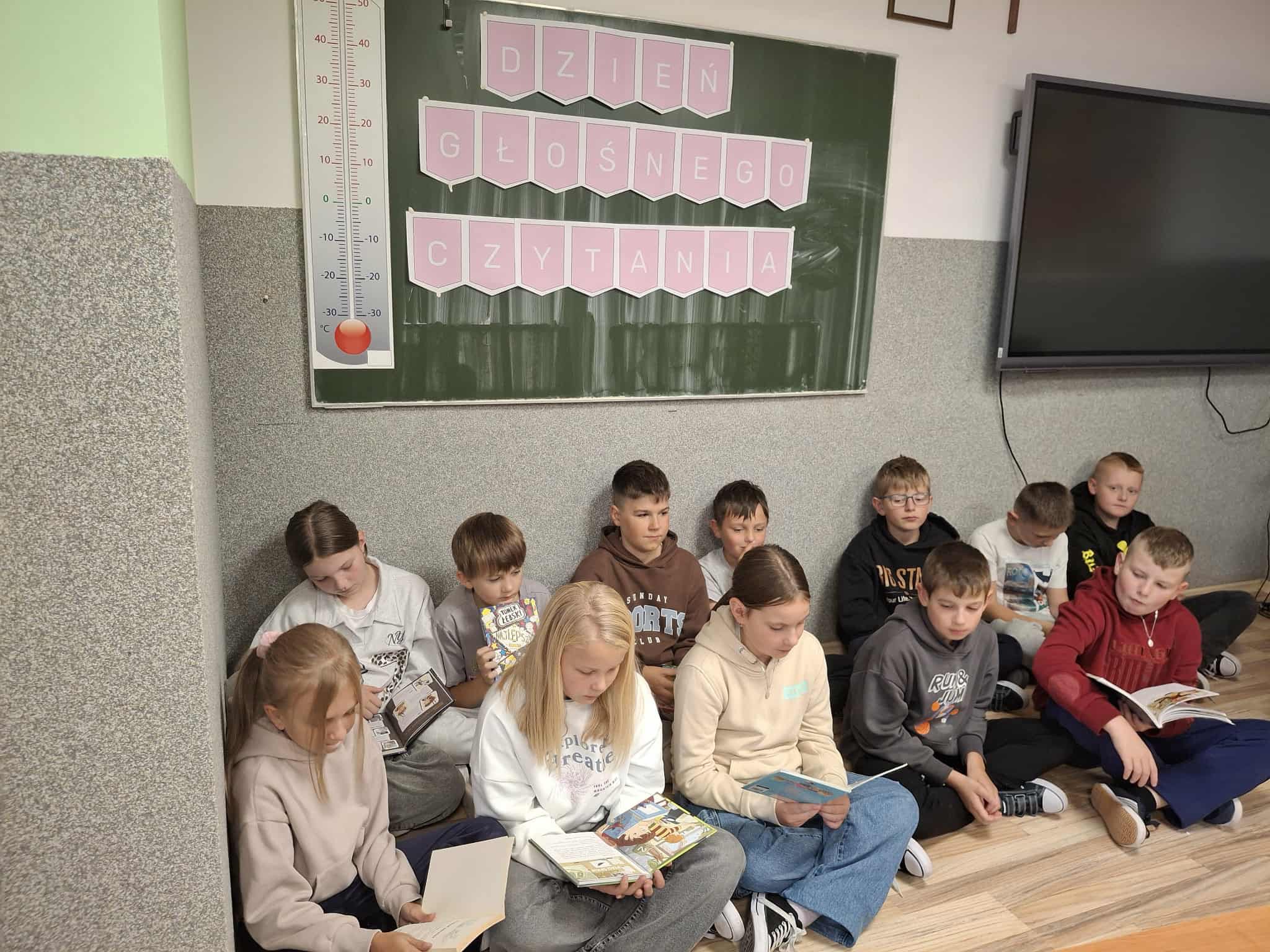 Ogólnopolski Dzień Głośnego Czytania 2025 Ogólnopolski Dzień Głośnego Czytania 2025